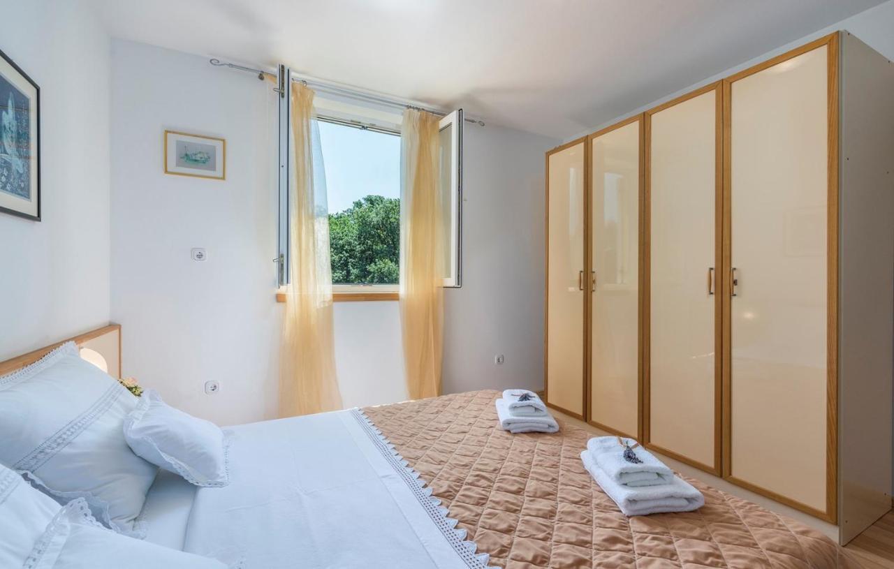 Apartment Nensi Poreč Extérieur photo