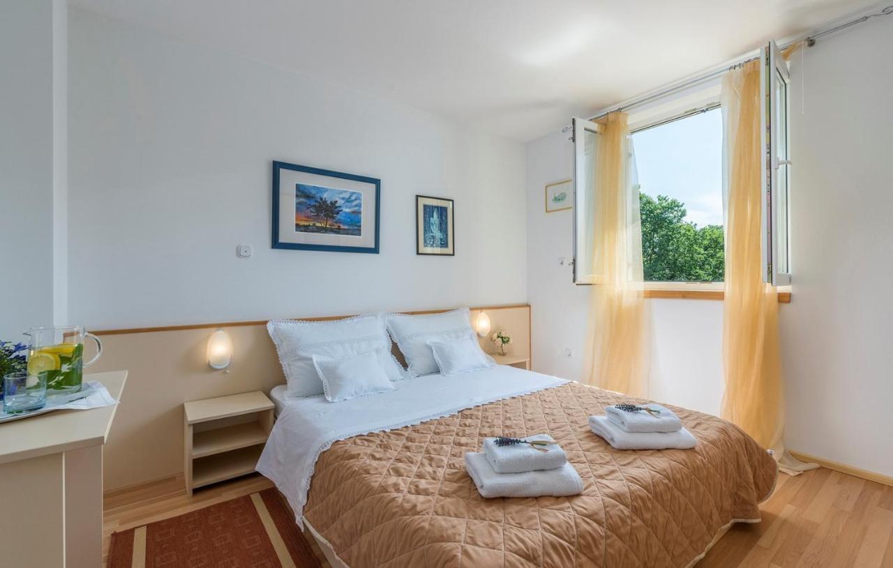 Apartment Nensi Poreč Extérieur photo