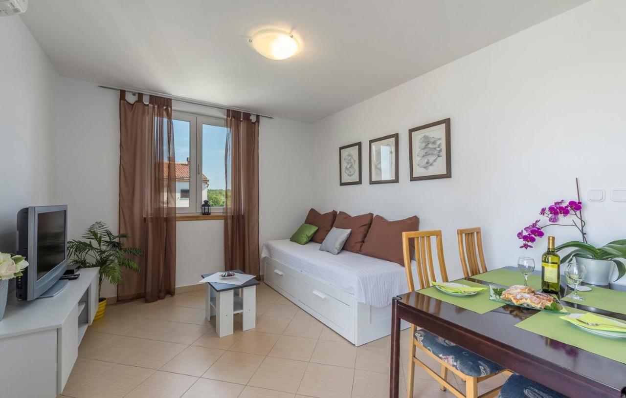 Apartment Nensi Poreč Extérieur photo